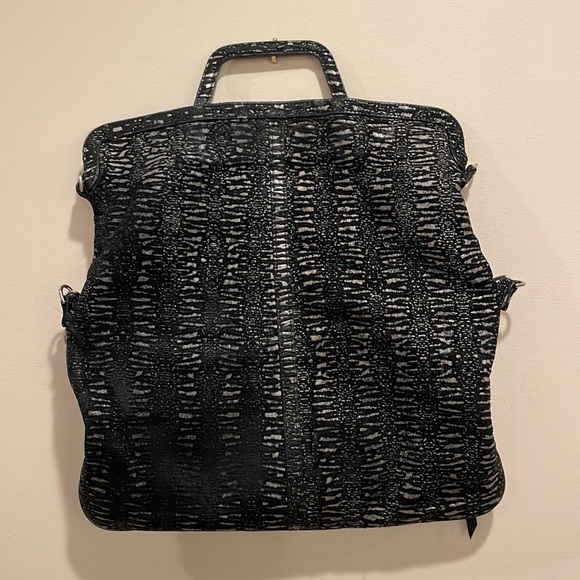 Arza Designer Shoulder Messenger/Laptop Bag in Tiger Print - Picture 2 of 7